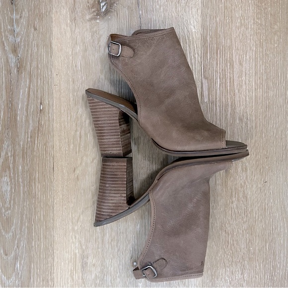 Lucky Brand 'Lisza' Open Toe Tan Brown Leather Bootie Shoes Wooden Heel‎ Size 8 - Picture 5 of 12